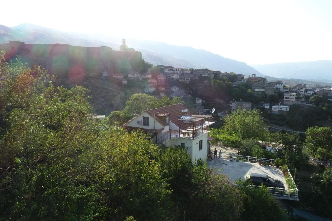 Guest House Argjiro Castle Gjirokastër Eksteriør billede